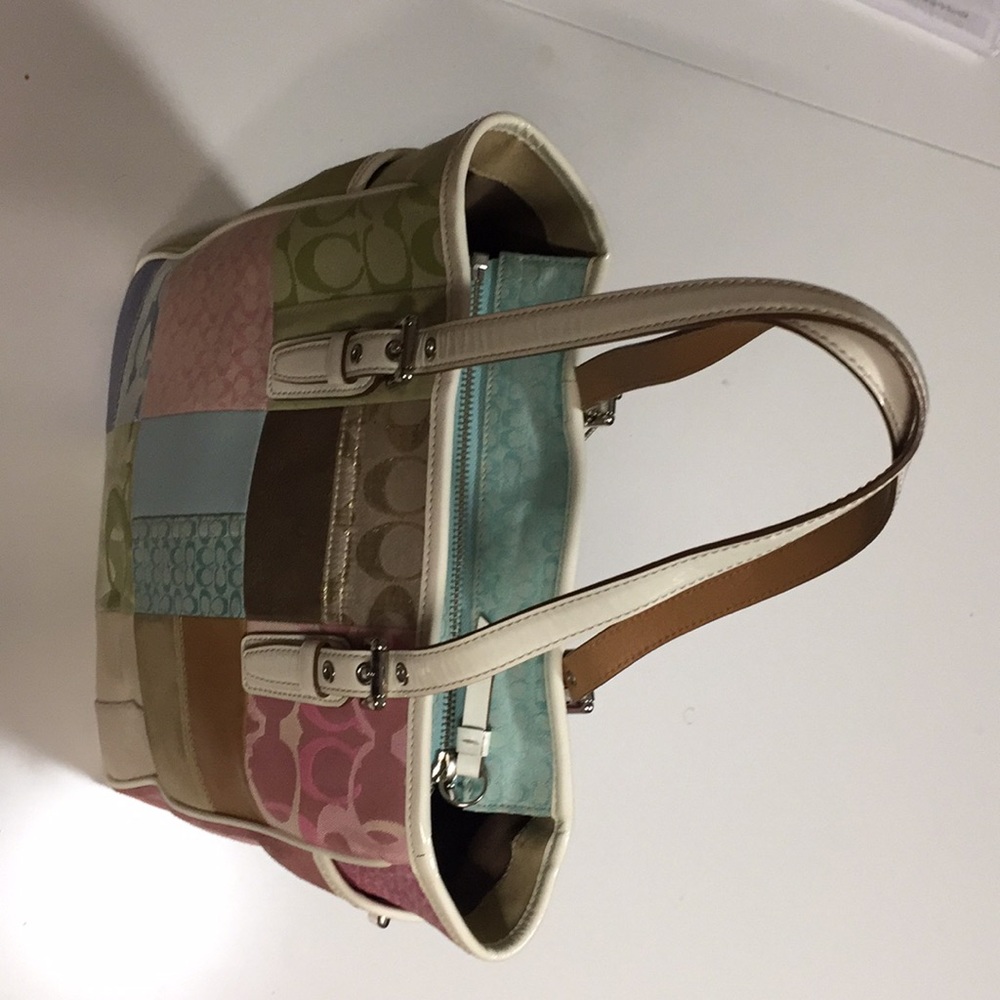 Coach - Picture 2 of 6